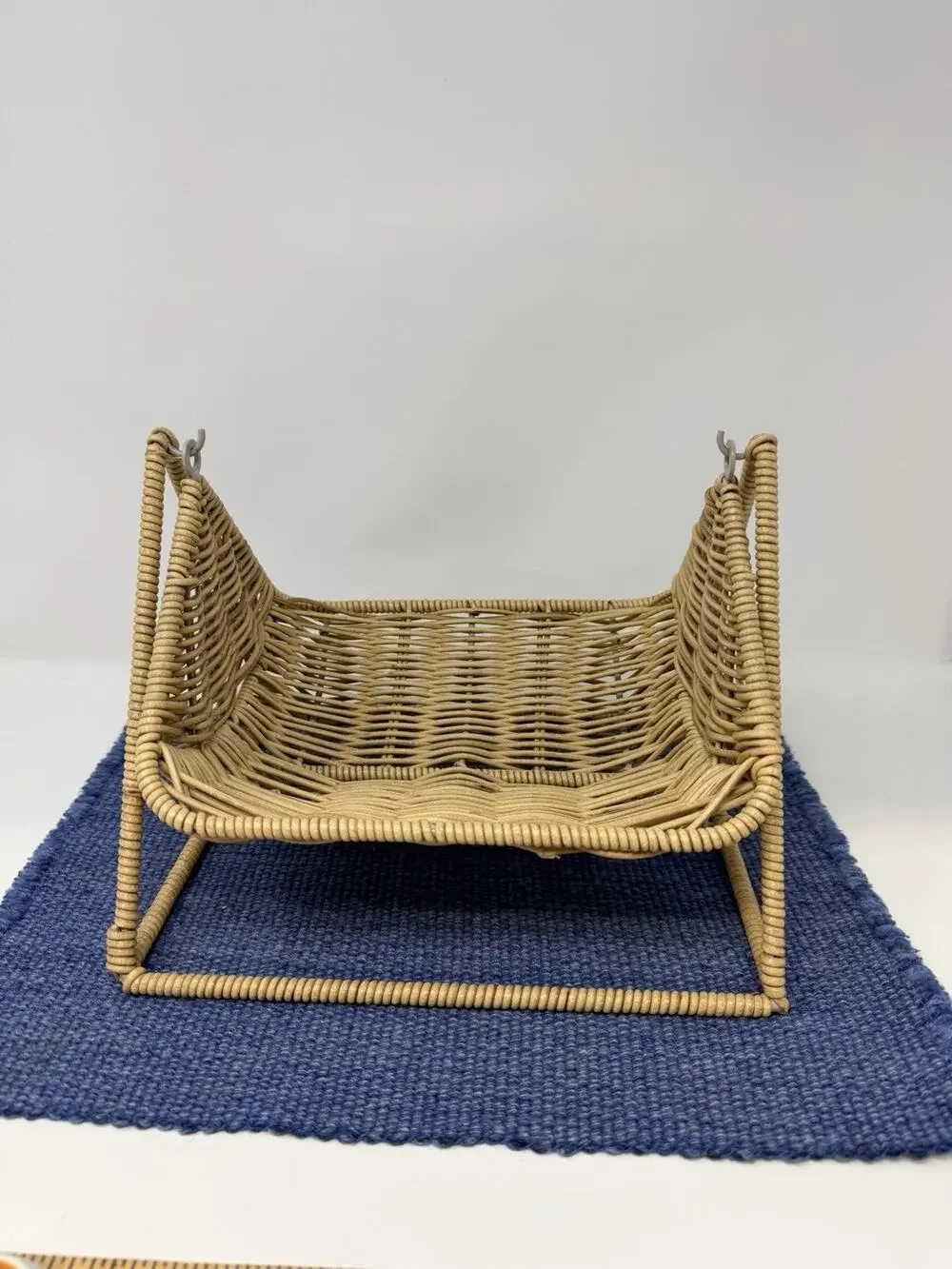 Wicker Wire Rocking Fruit Basket Banana Snack Swinging Hammock
